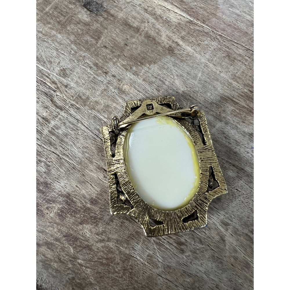 Vintage Hattie Carnegie White Cameo Style Brooch Pendant Goddess‎ Athena - Picture 3 of 6